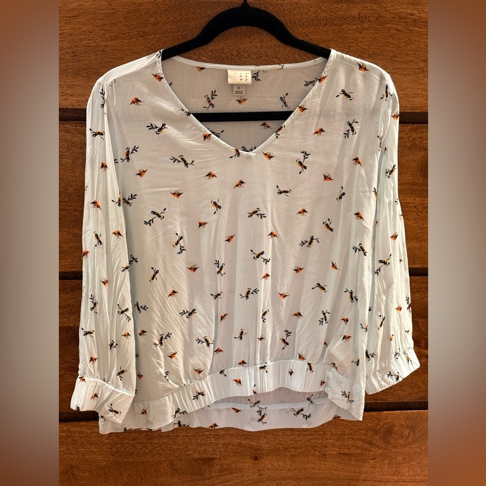 A new Day Blue Blouse Bird Pattern V Neck Small Rayon Elastic trim